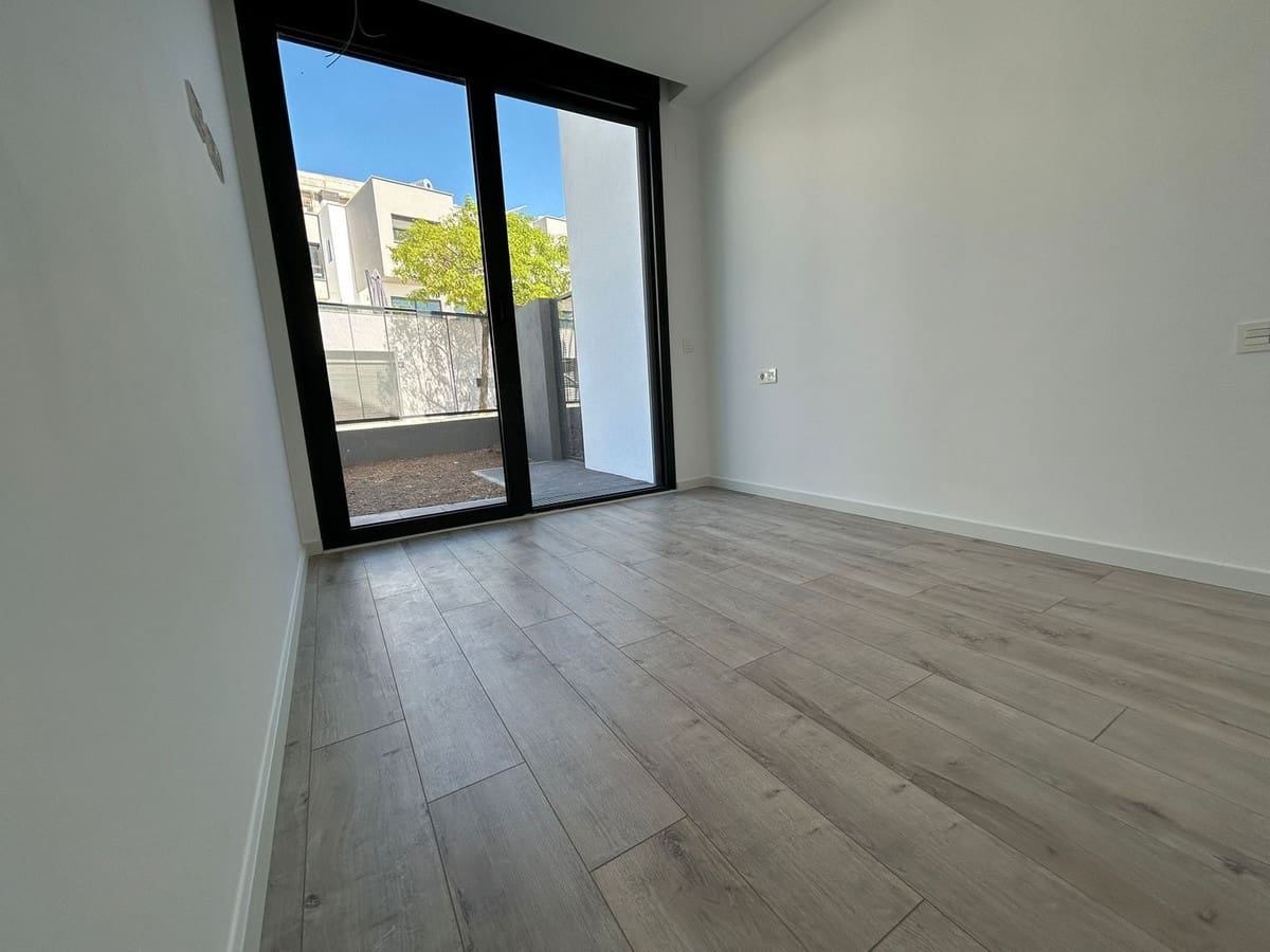 3 soveværelse Semi-Rækkehus til salg i Torre del Mar med swimmingpool garage - € 549.900 (Ref: 8333109)