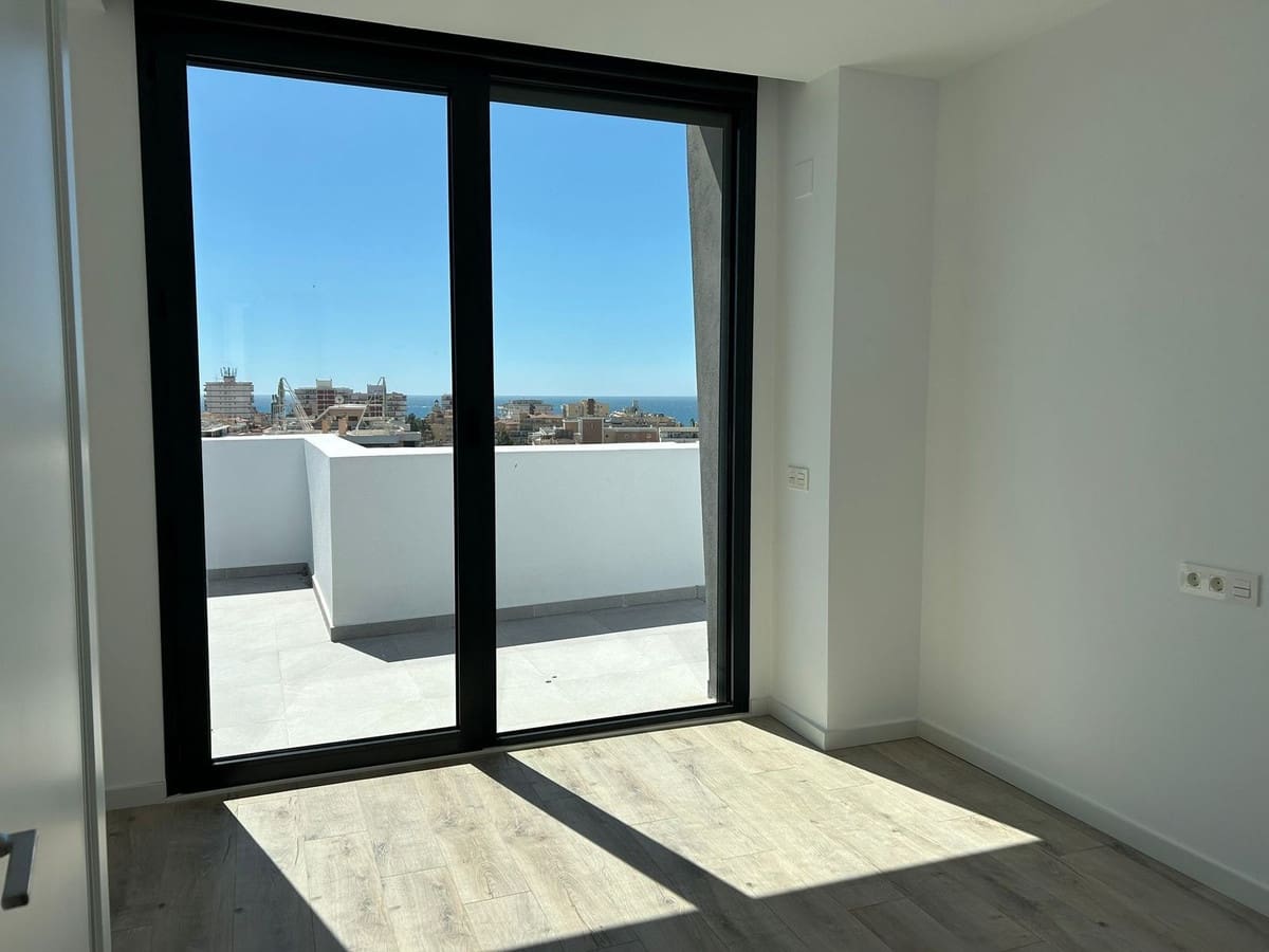 3 soveværelse Semi-Rækkehus til salg i Torre del Mar med swimmingpool garage - € 549.900 (Ref: 8333109)