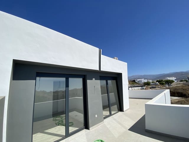 3 makuuhuone Paritalo myytävänä paikassa Torre del Mar, Vélez-Málaga mukana uima-altaan 
autotalli - 549 900 € (Ref: 8333109)