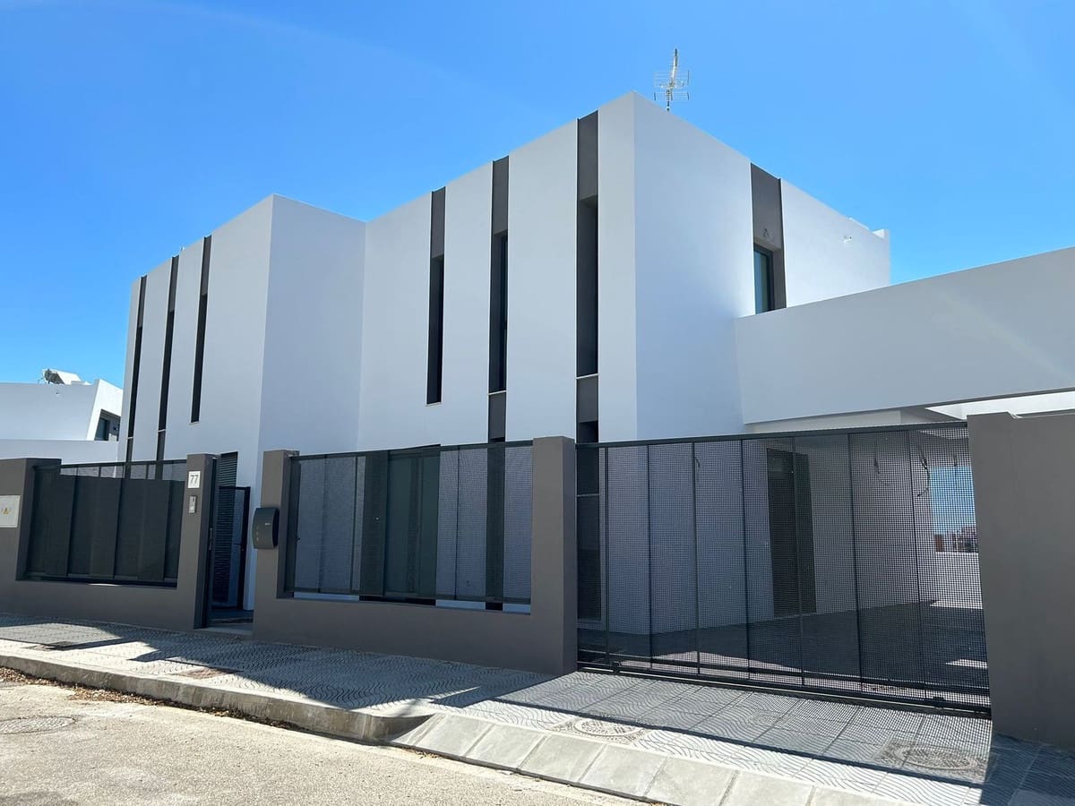 3 soveværelse Semi-Rækkehus til salg i Torre del Mar med swimmingpool garage - € 549.900 (Ref: 8333109)