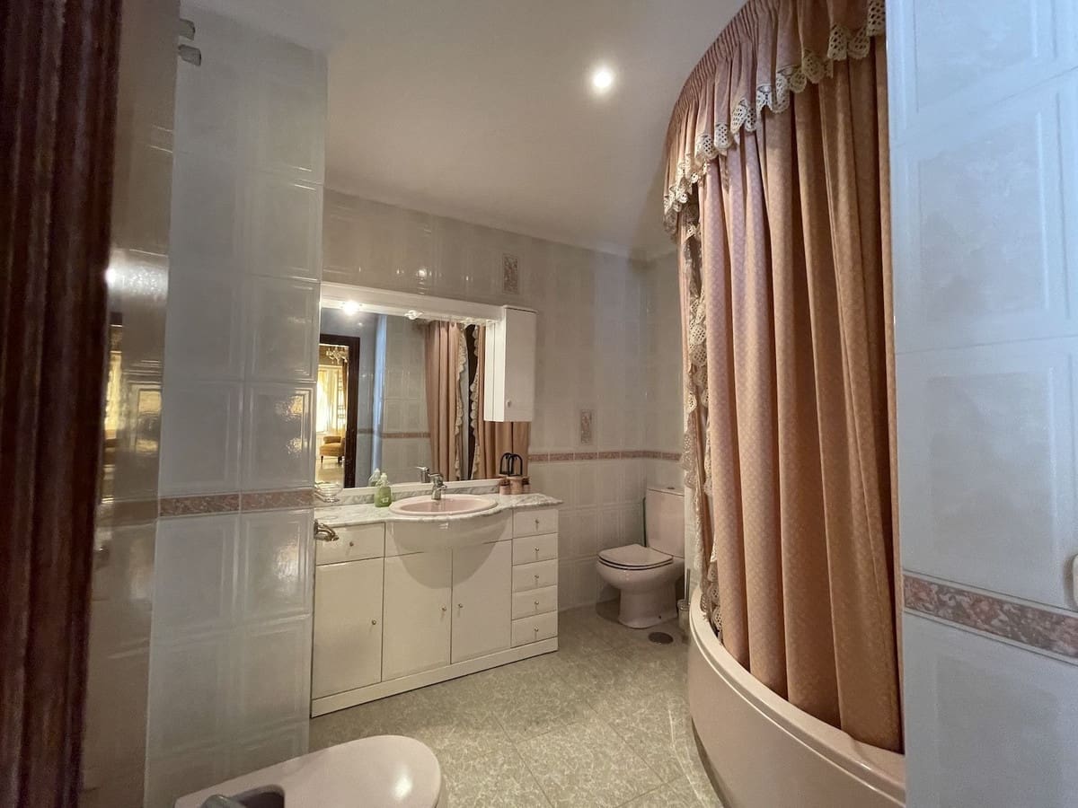 4 soveværelse Byhus til salg i Nerja - € 2.095.000 (Ref: 8458999)