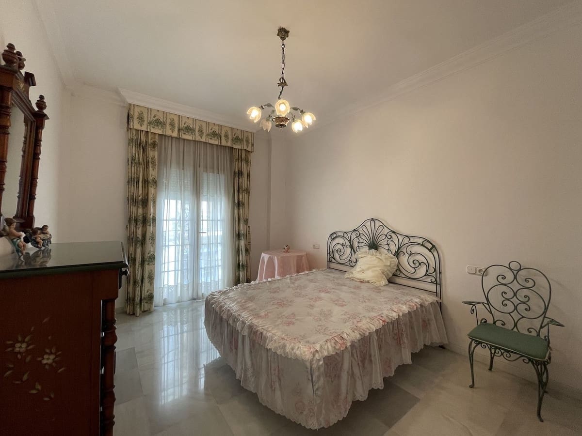 4 soveværelse Byhus til salg i Nerja - € 2.095.000 (Ref: 8458999)