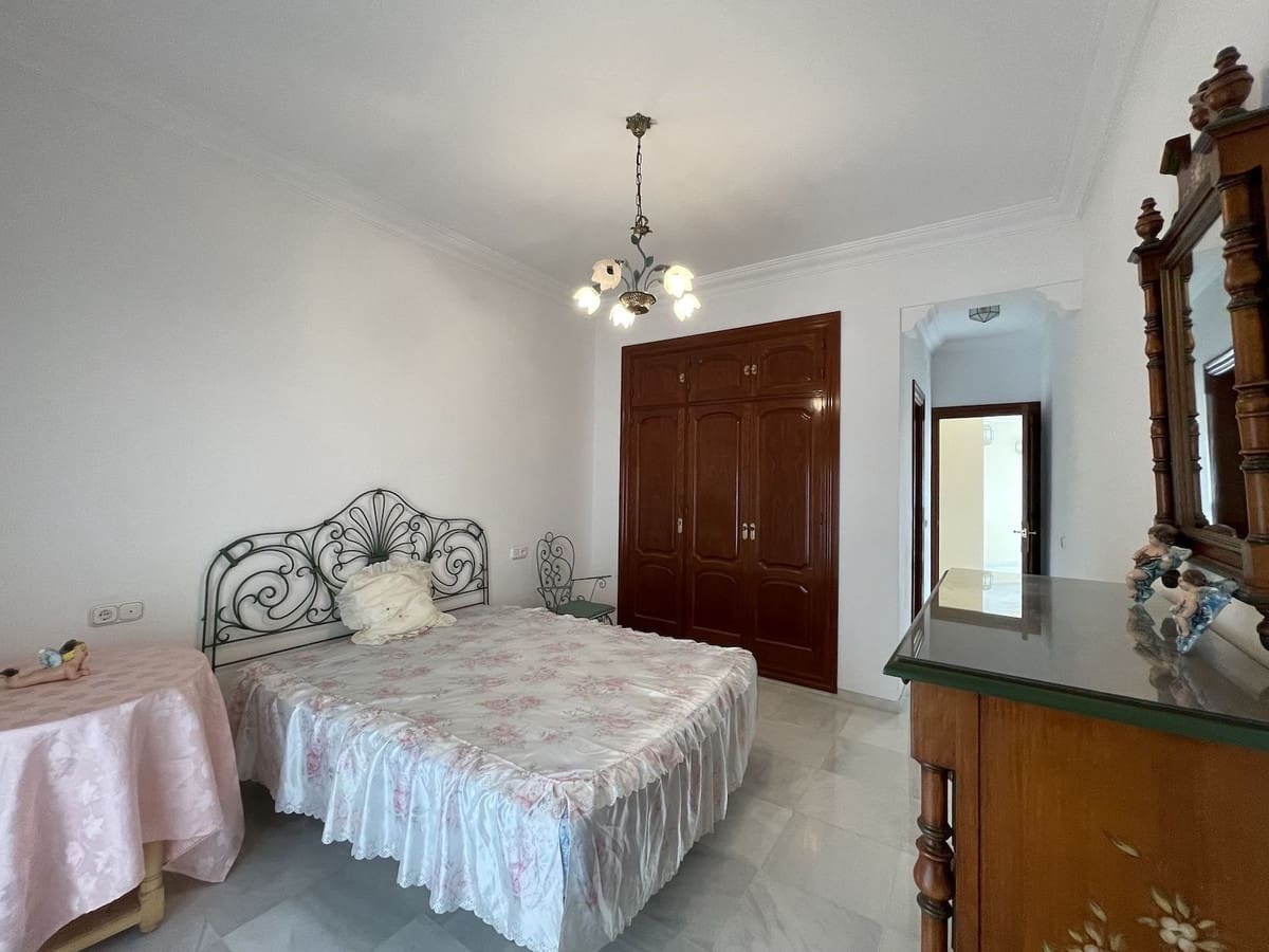 4 bedroom Townhouse for sale in Nerja - € 2,095,000 (Ref: 8458999)