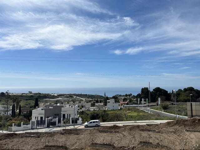 3 sypialnia Dom na sprzedaż w Nerja z basenem garażem - 550 000 € (Ref: 8512514)