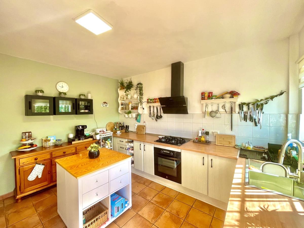 5 soveværelse Villa til salg i Nerja med garage - € 789.000 (Ref: 8572736)