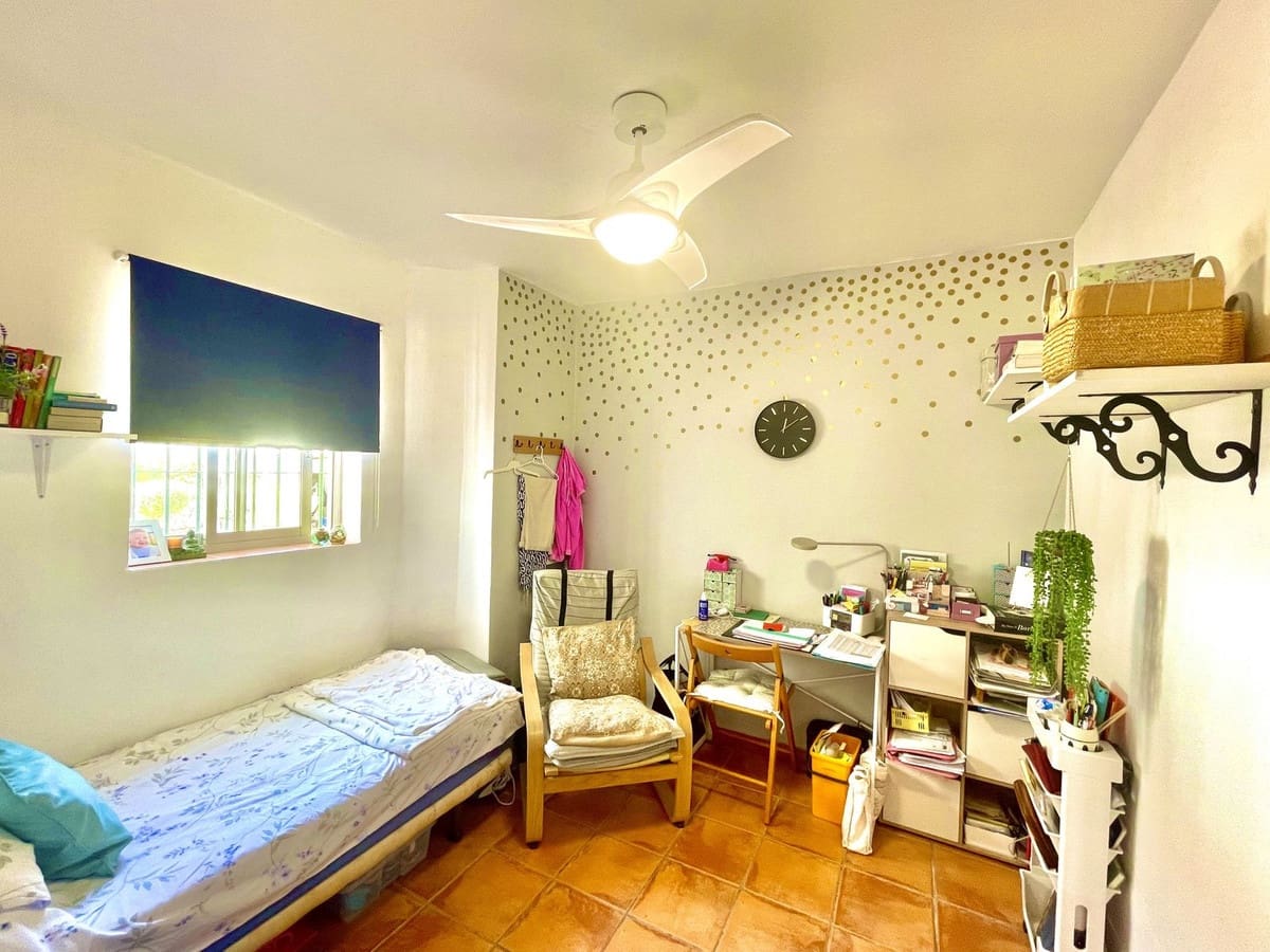 5 soveværelse Villa til salg i Nerja med garage - € 789.000 (Ref: 8572736)