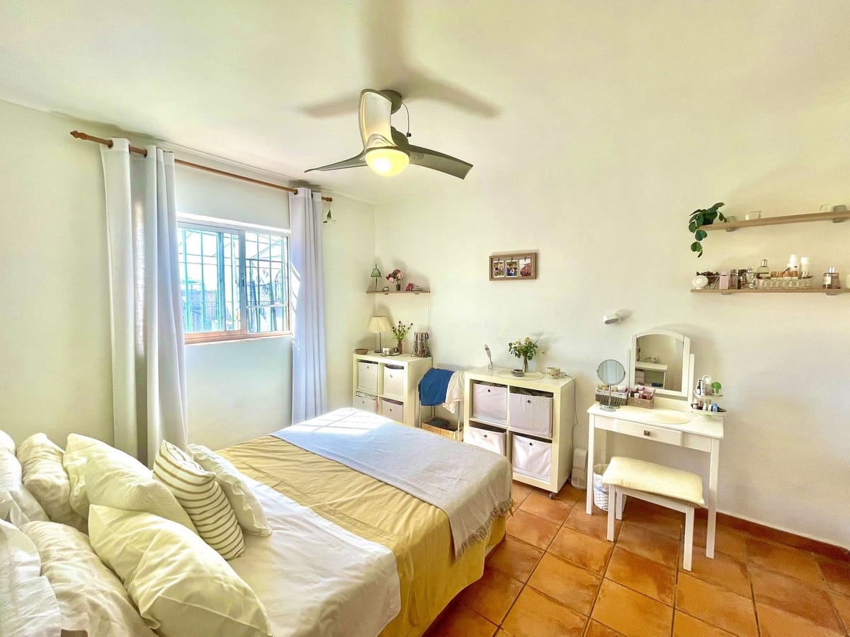 5 soveværelse Villa til salg i Nerja med garage - € 789.000 (Ref: 8572736)