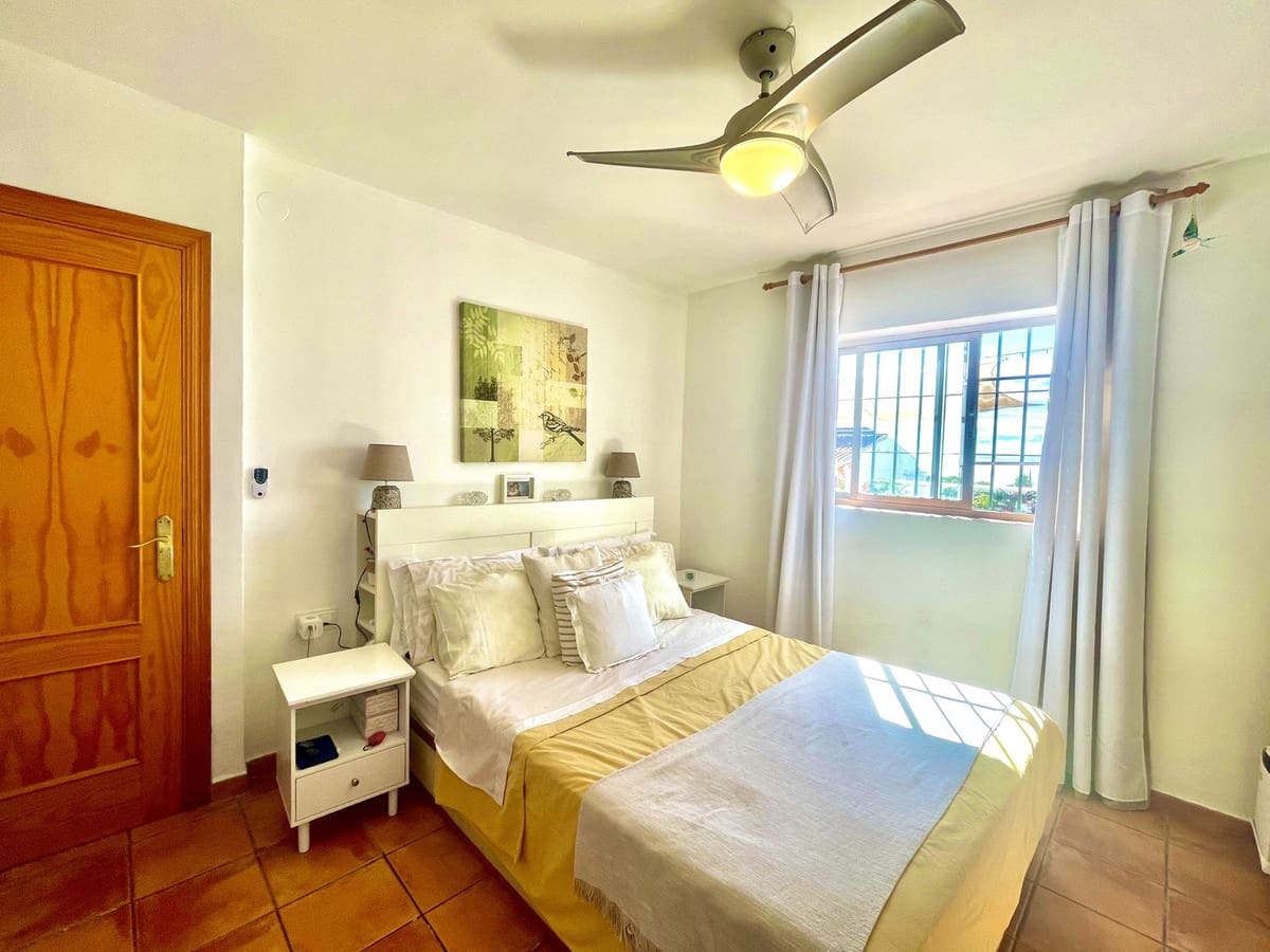 5 soveværelse Villa til salg i Nerja med garage - € 789.000 (Ref: 8572736)