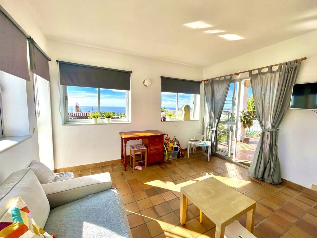 5 chambre Villa/Maison à vendre à Nerja avec garage - 789 000 € (Ref: 8572736)