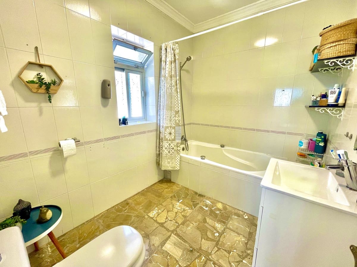 5 chambre Villa/Maison à vendre à Nerja avec garage - 789 000 € (Ref: 8572736)