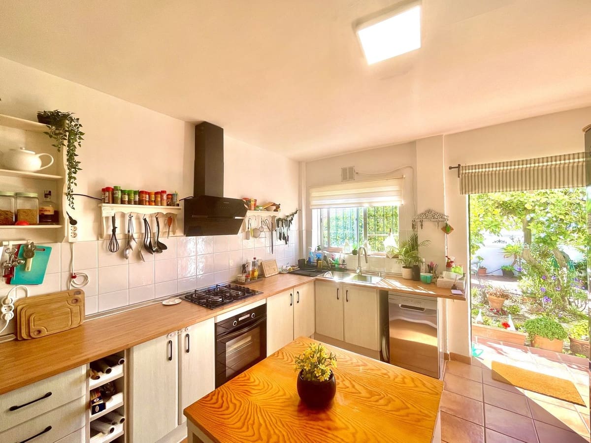 5 chambre Villa/Maison à vendre à Nerja avec garage - 789 000 € (Ref: 8572736)