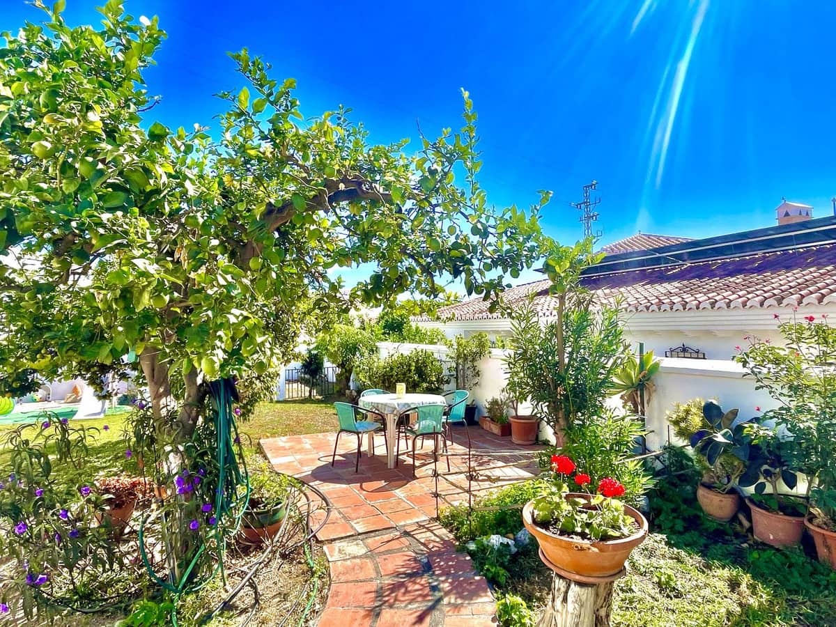 5 chambre Villa/Maison à vendre à Nerja avec garage - 789 000 € (Ref: 8572736)