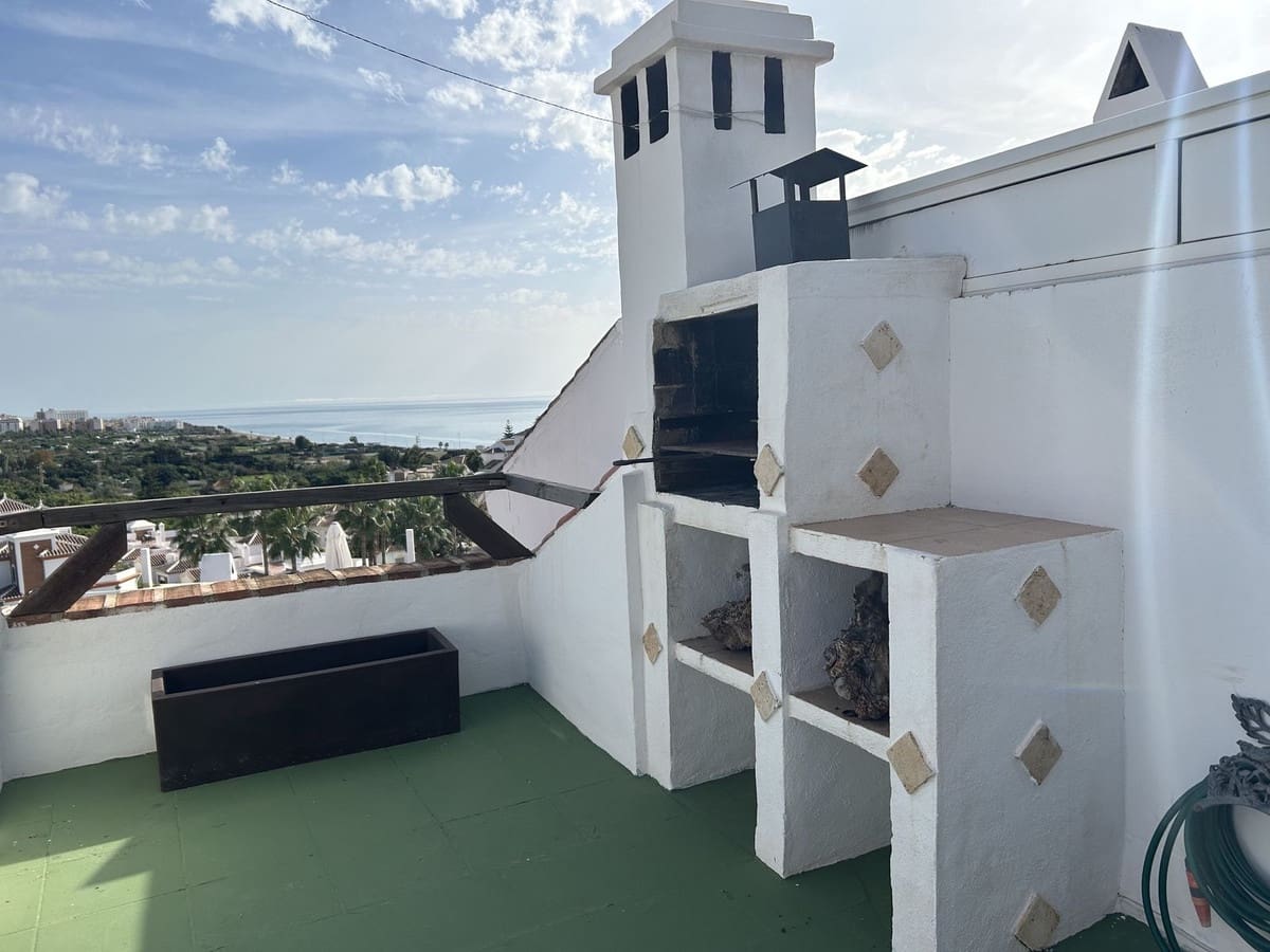 3 soveværelse Byhus til salg i Nerja med swimmingpool - € 340.000 (Ref: 8708699)