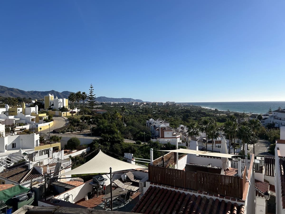 3 soveværelse Byhus til salg i Nerja med swimmingpool - € 340.000 (Ref: 8708699)