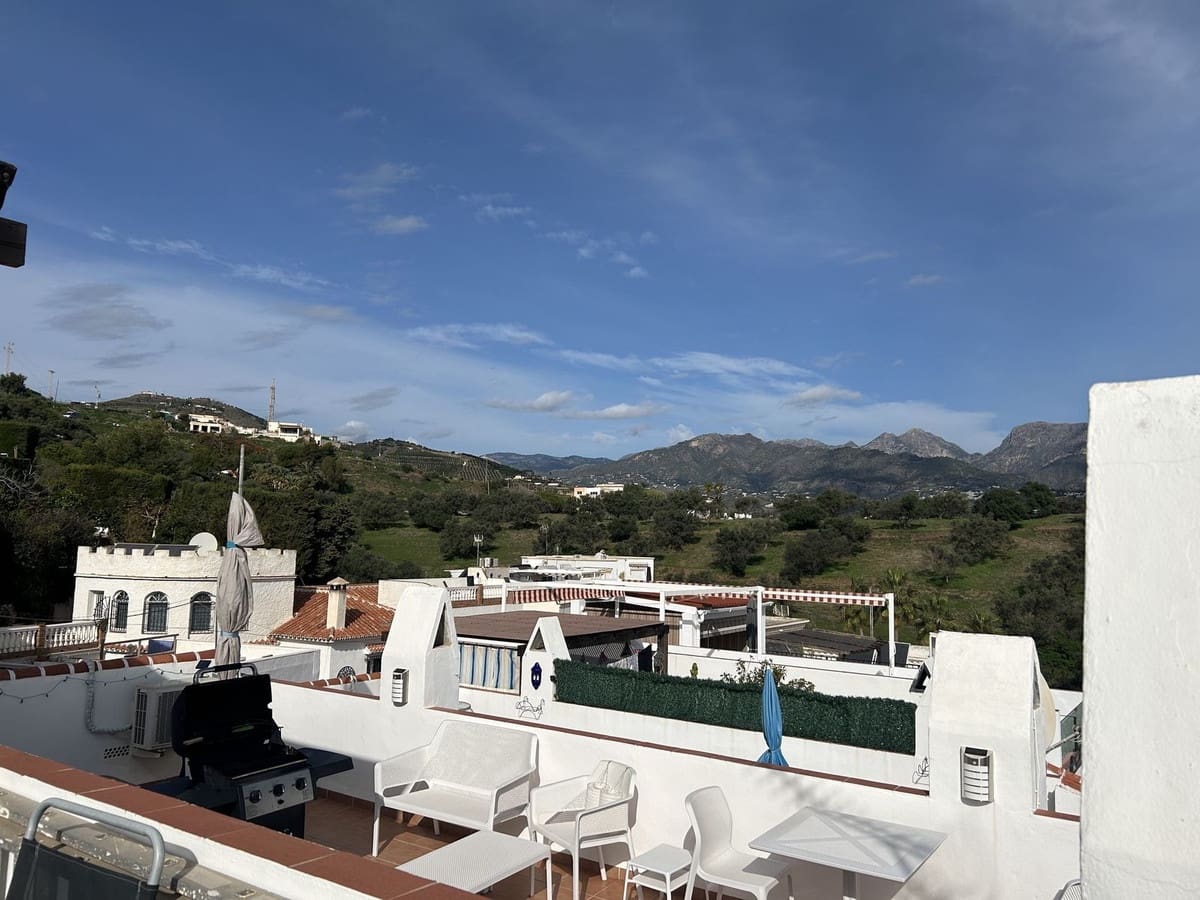 3 soveværelse Byhus til salg i Nerja med swimmingpool - € 340.000 (Ref: 8708699)