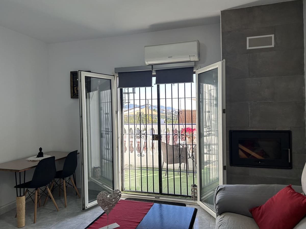 3 soveværelse Byhus til salg i Nerja med swimmingpool - € 340.000 (Ref: 8708699)