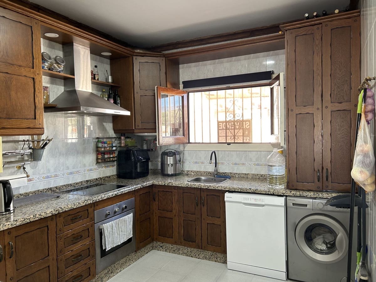 3 soveværelse Byhus til salg i Nerja med swimmingpool - € 340.000 (Ref: 8708699)