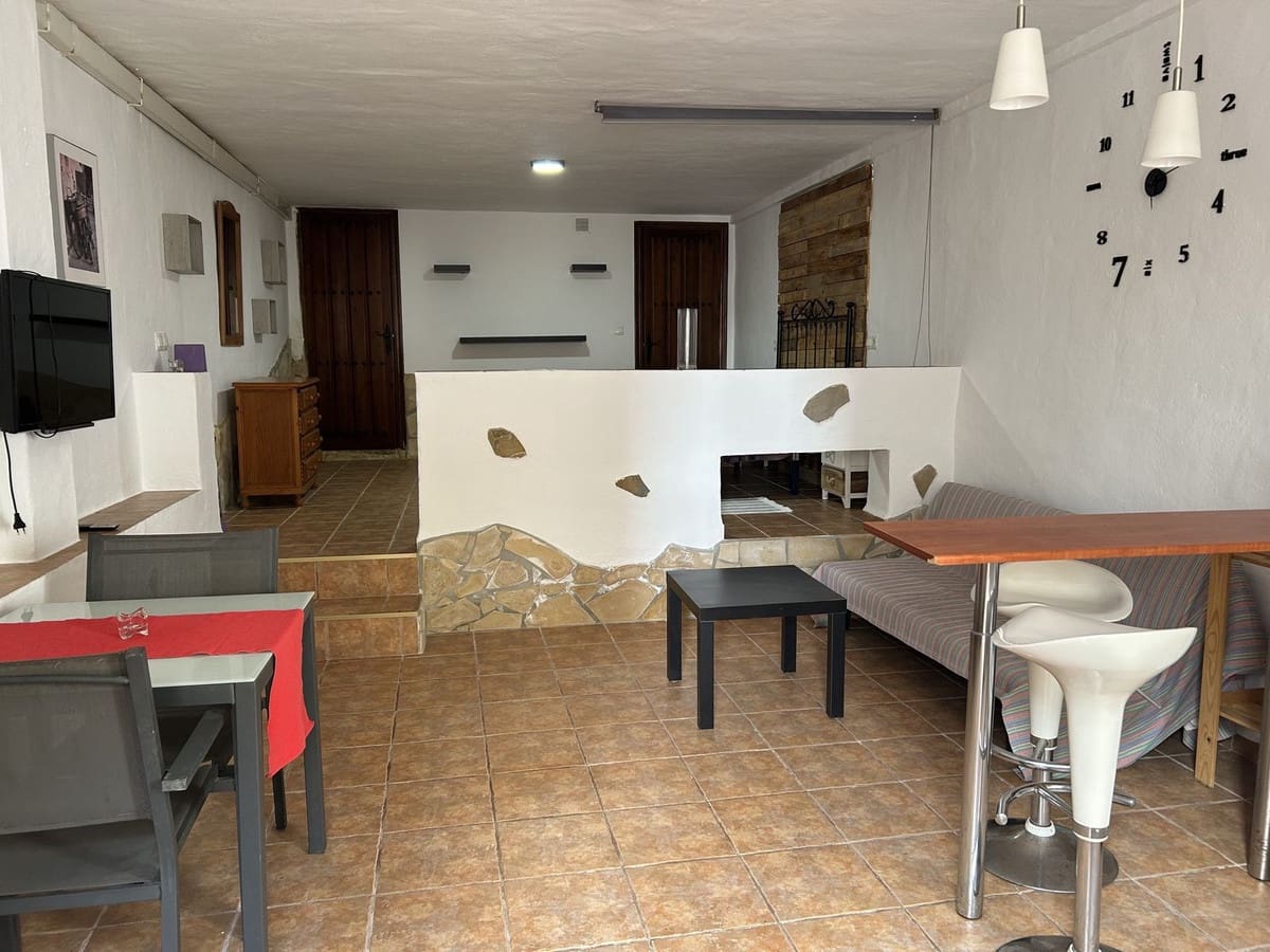 3 soveværelse Byhus til salg i Nerja med swimmingpool - € 340.000 (Ref: 8708699)