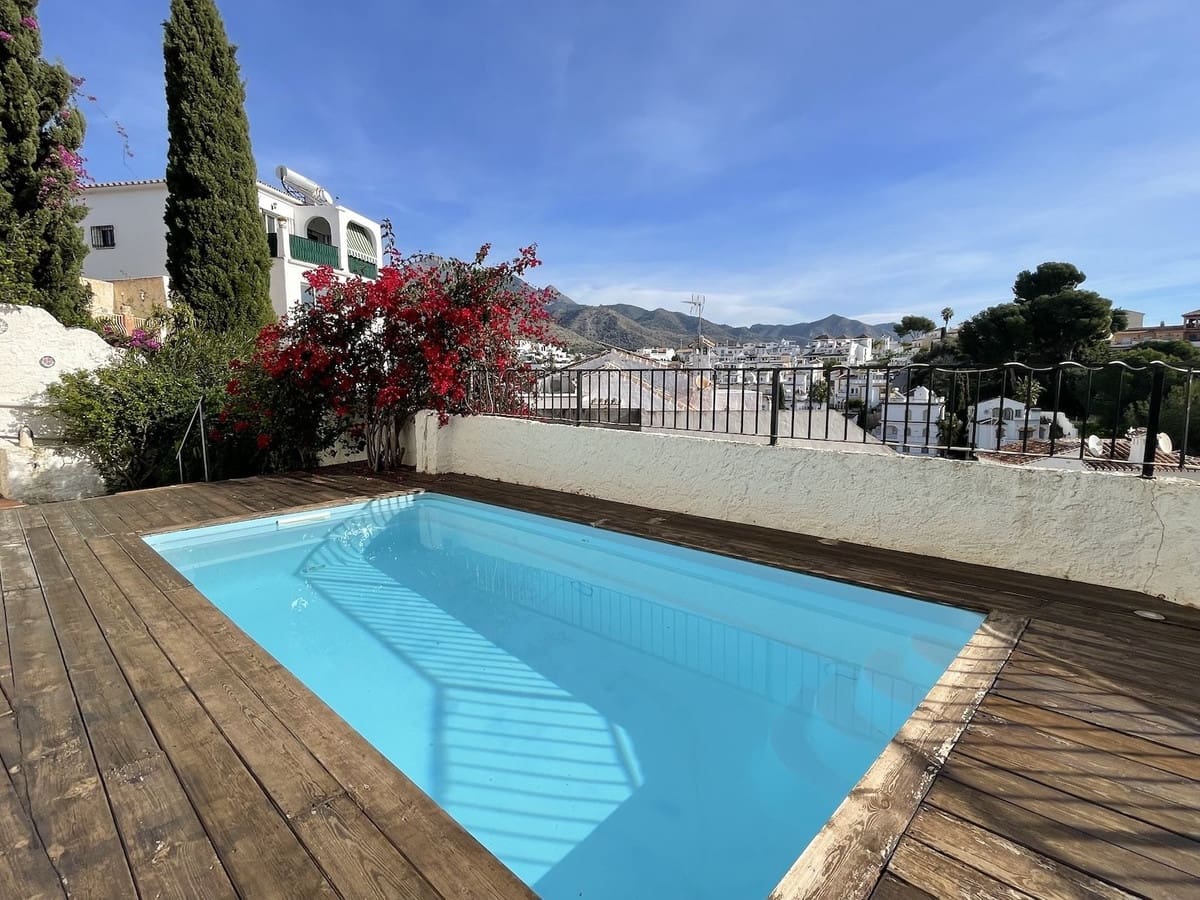 4 bedroom Villa for rent in Nerja with pool garage - € 2,000 (Ref: 8722635)