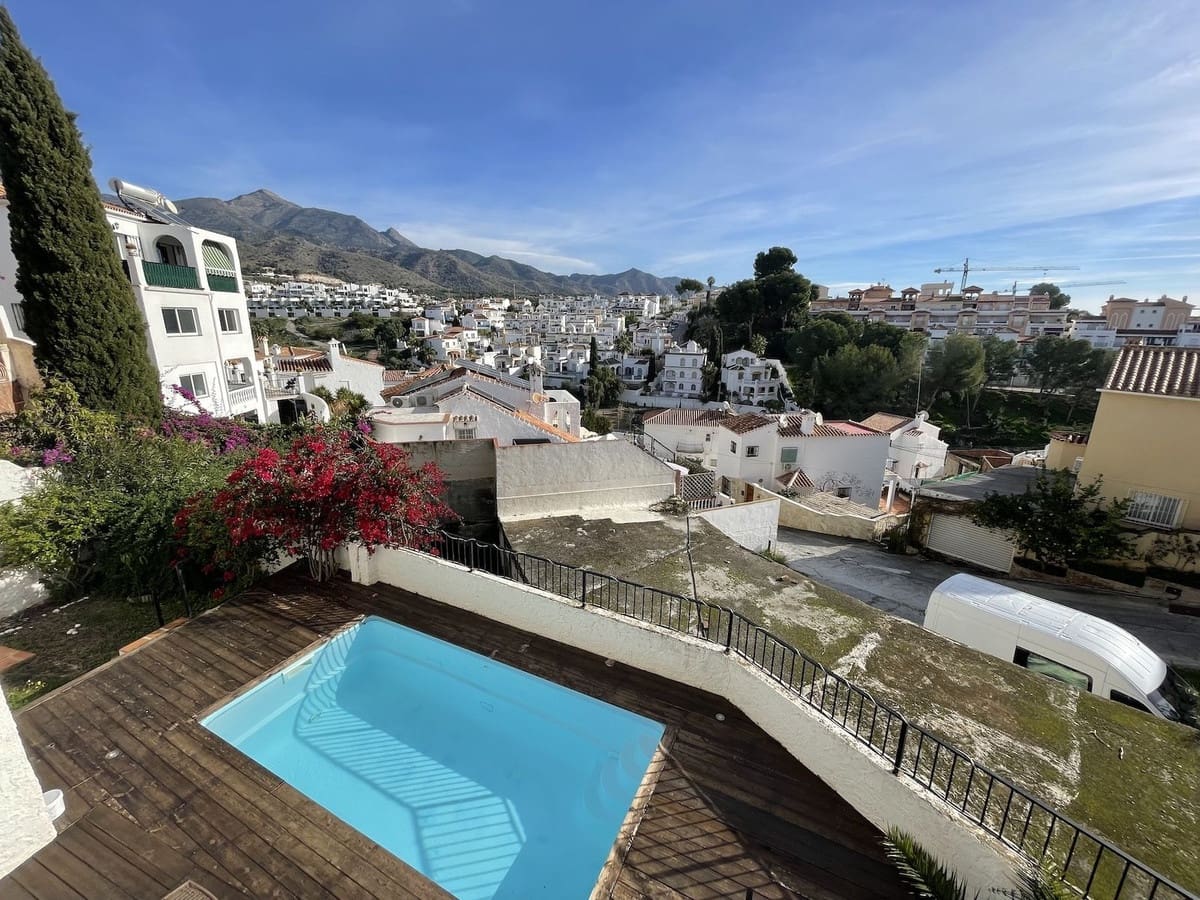 4 bedroom Villa for rent in Nerja with pool garage - € 2,000 (Ref: 8722635)