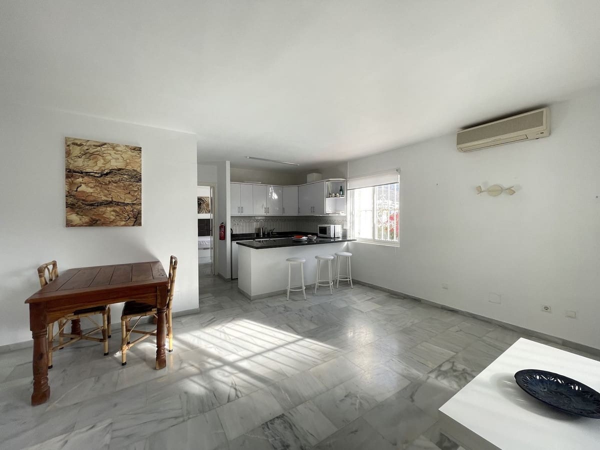 4 bedroom Villa for rent in Nerja with pool garage - € 2,200 (Ref: 8722635)