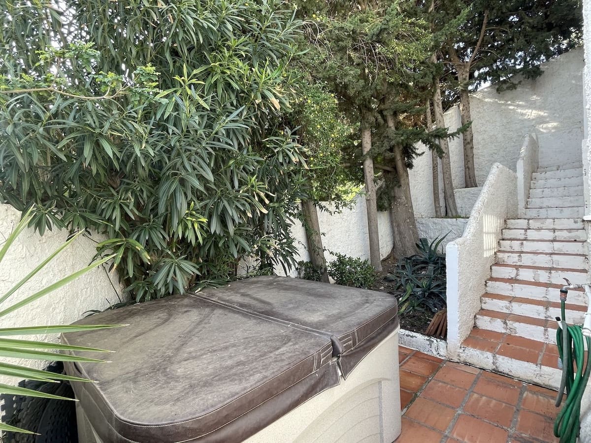 4 bedroom Villa for rent in Nerja with pool garage - € 2,200 (Ref: 8722635)