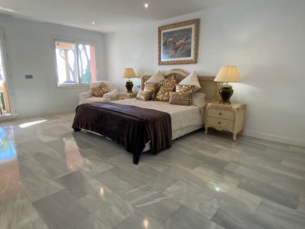 5 slaapkamer Villa voor vakantieverhuur in Calahonda met zwembad garage - € 5.500 (Ref: 8726937)