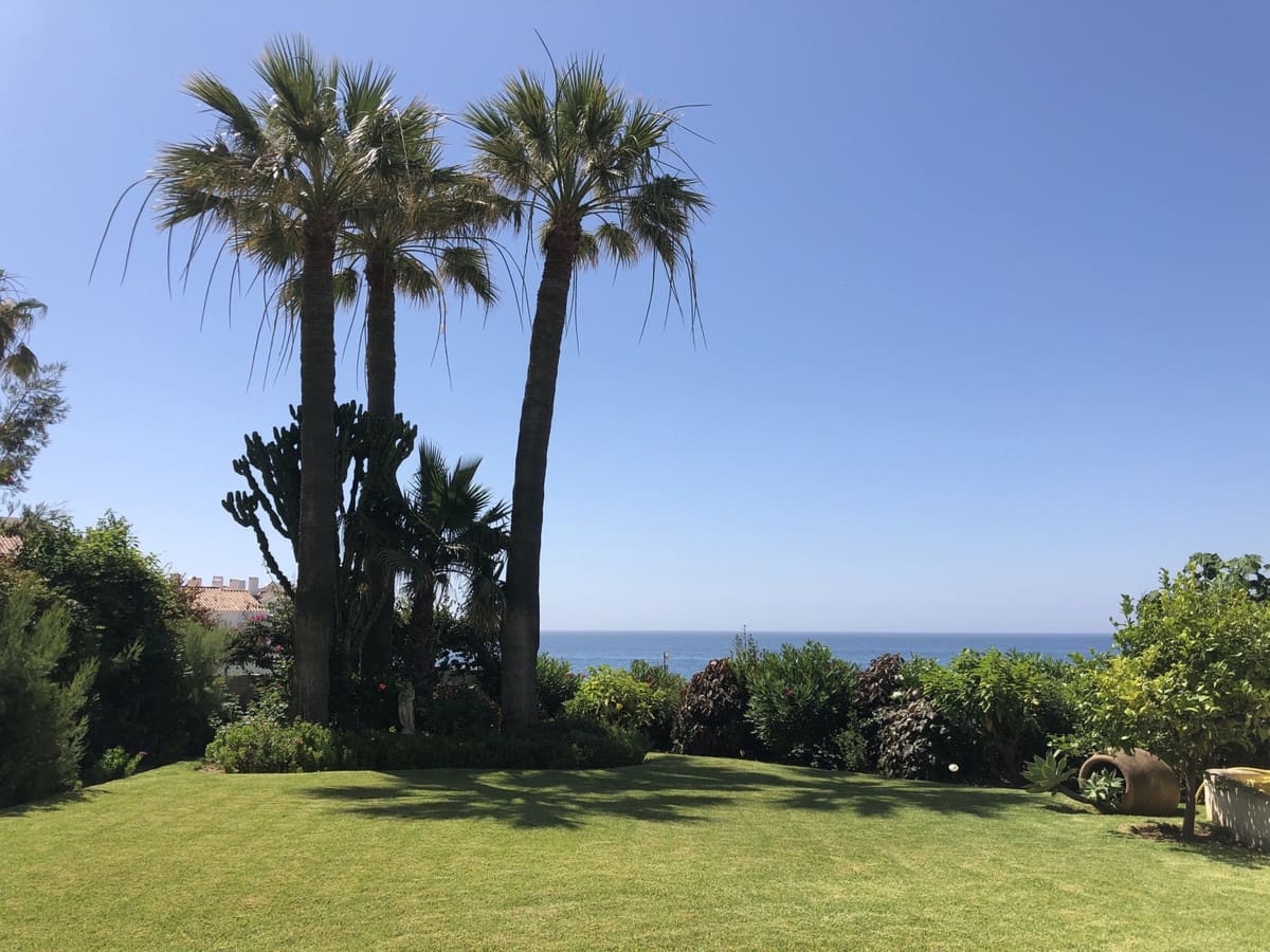 5 slaapkamer Villa voor vakantieverhuur in Calahonda met zwembad garage - € 5.500 (Ref: 8726937)