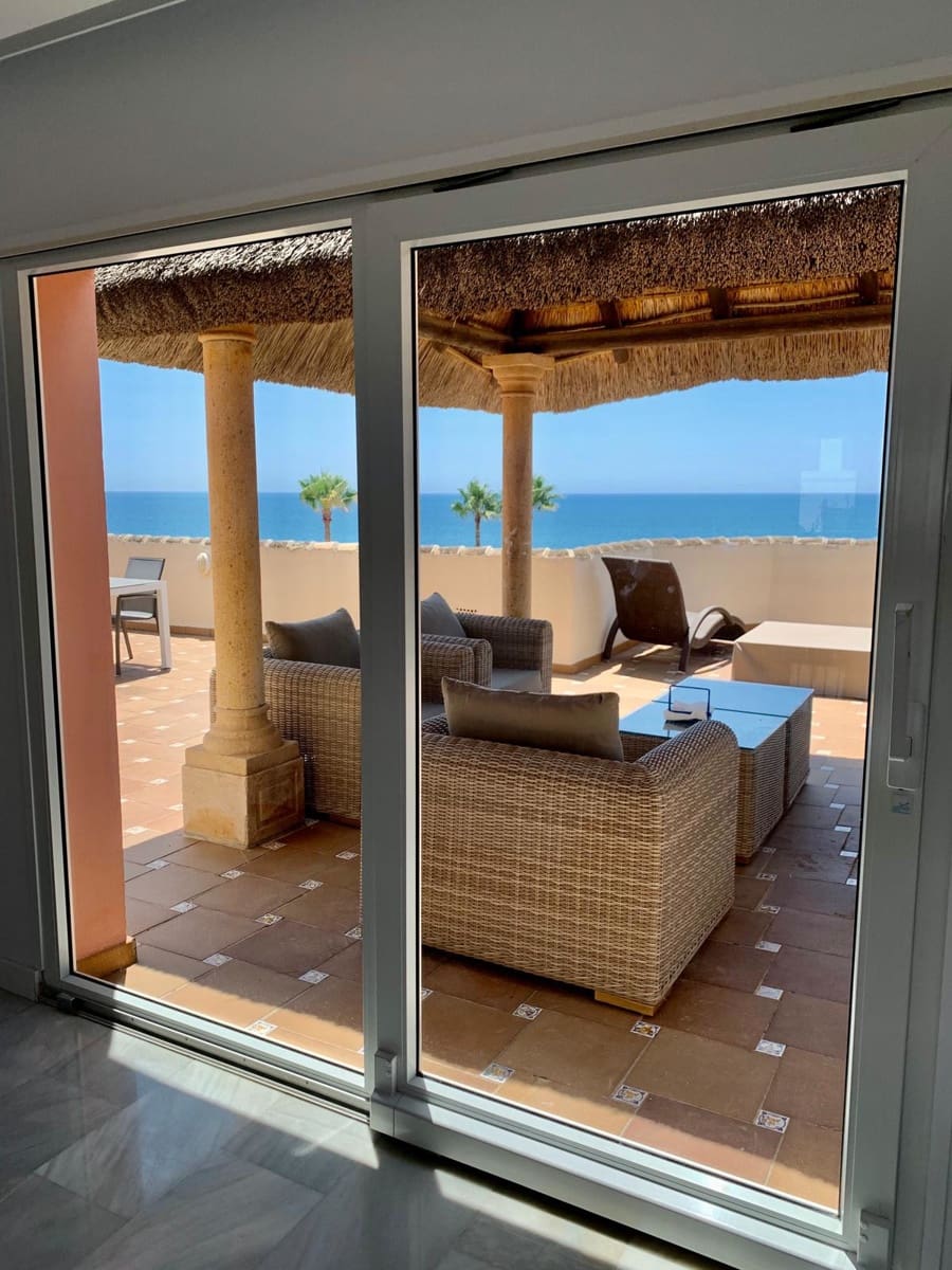 5 bedroom Villa for holiday rental in Calahonda with pool garage - € 6,000 (Ref: 8726937)