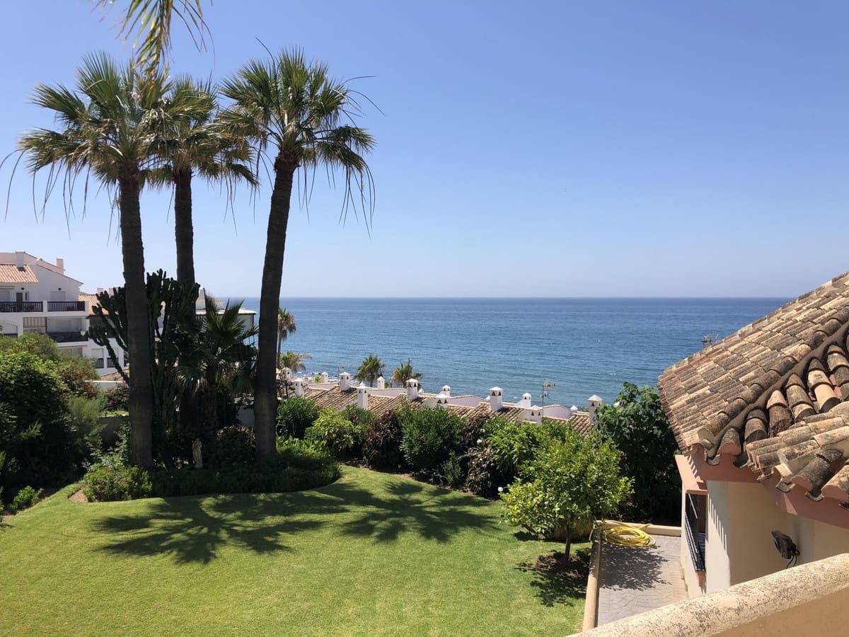 5 bedroom Villa for holiday rental in Calahonda with pool garage - € 6,000 (Ref: 8726937)