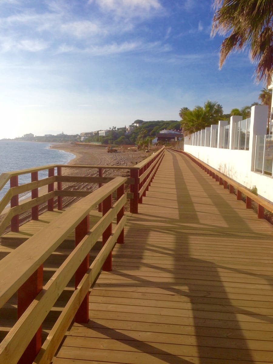 5 bedroom Villa for holiday rental in Calahonda with pool garage - € 6,000 (Ref: 8726937)