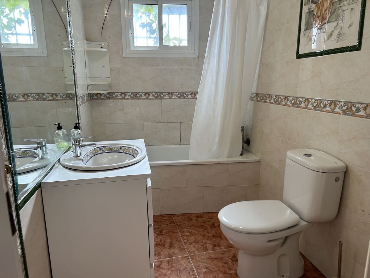 3 soverom Villa til salgs i Nerja med garasje - € 572 000 (Ref: 8771414)