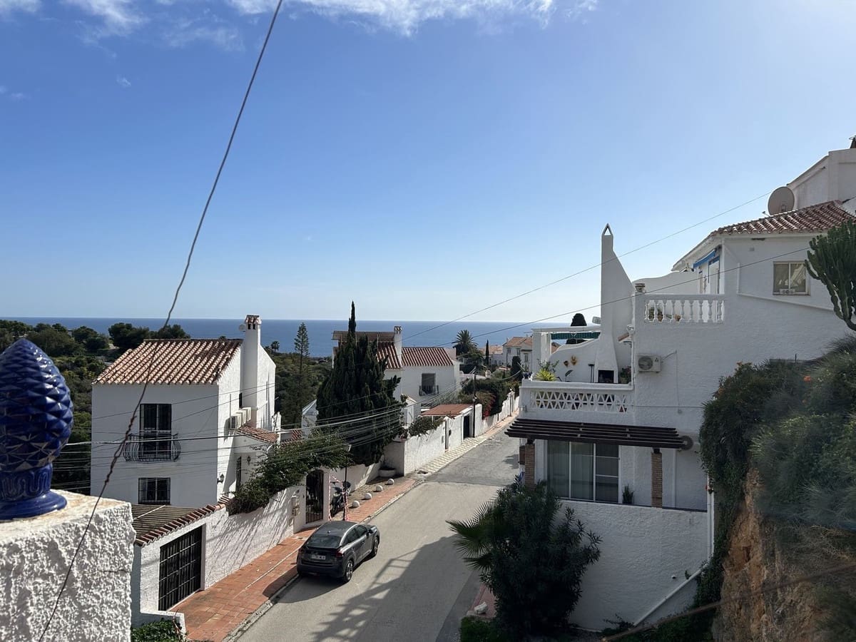 3 sovrum Villa till salu i Nerja med garage - 572 000 € (Ref: 8771414)