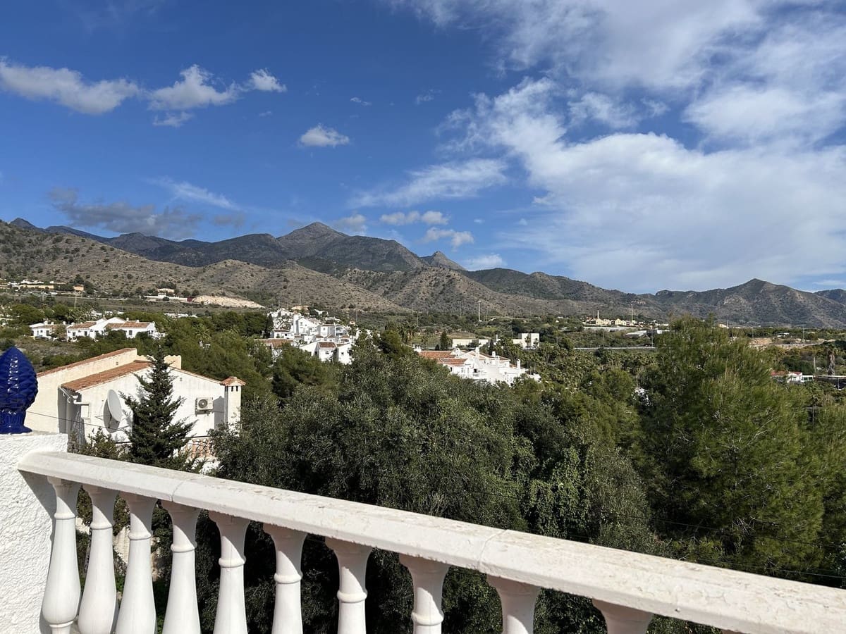 3 soveværelse Villa til salg i Nerja med garage - € 572.000 (Ref: 8771414)