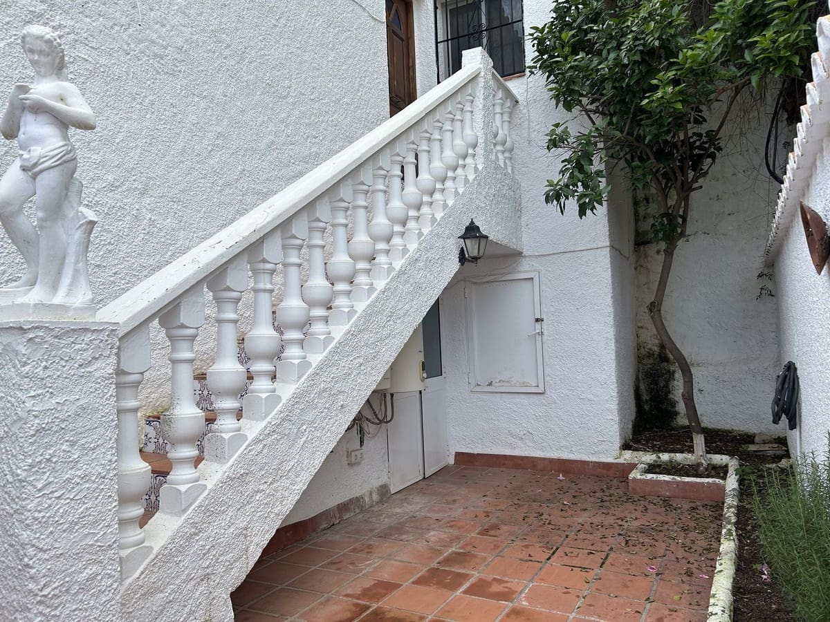 3 soveværelse Villa til salg i Nerja med garage - € 572.000 (Ref: 8771414)