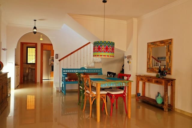 3 soveværelse Byhus til salg i Nerja med swimmingpool garage - € 499.000 (Ref: 8788225)