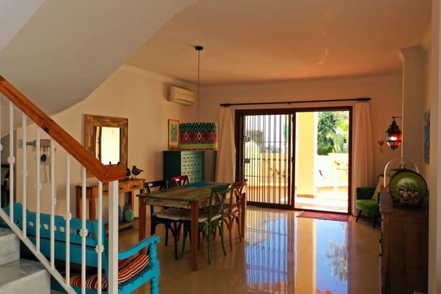 3 soveværelse Byhus til salg i Nerja med swimmingpool garage - € 499.000 (Ref: 8788225)