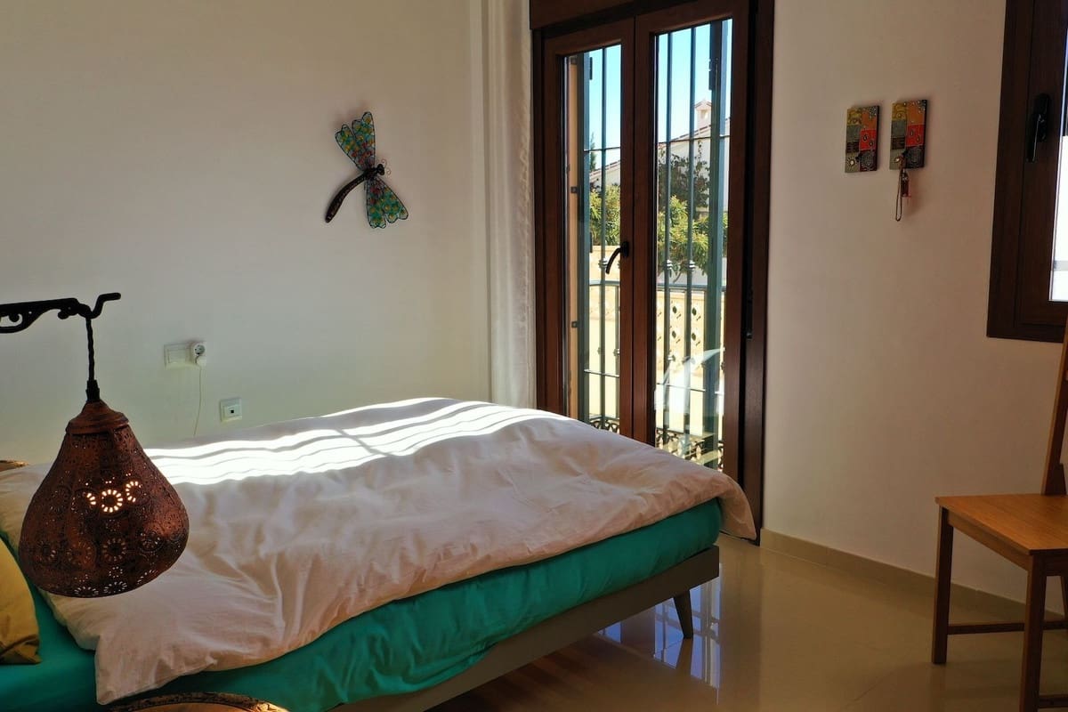 3 makuuhuone Omakotitalo myytävänä paikassa Nerja mukana uima-altaan 
autotalli - 499 000 € (Ref: 8788225)