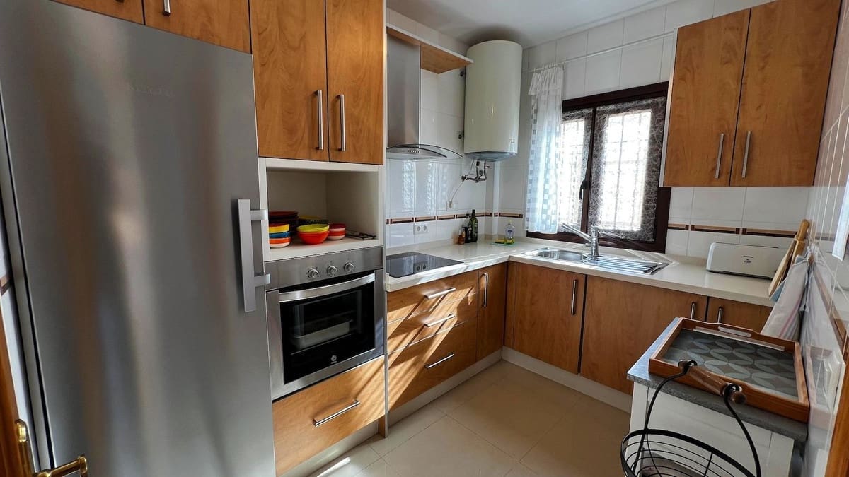 3 makuuhuone Omakotitalo myytävänä paikassa Nerja mukana uima-altaan 
autotalli - 499 000 € (Ref: 8788225)