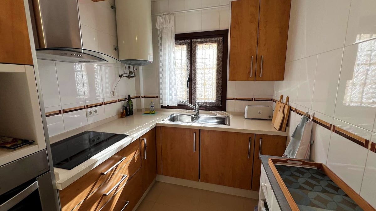 3 makuuhuone Omakotitalo myytävänä paikassa Nerja mukana uima-altaan 
autotalli - 499 000 € (Ref: 8788225)