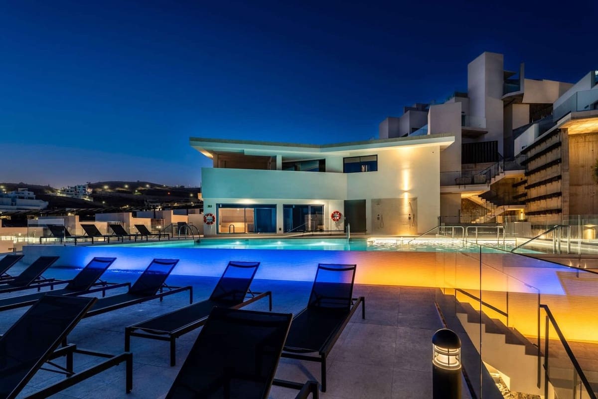 3 soveværelse Byhus til salg i Torrox-Costa med swimmingpool garage - € 575.000 (Ref: 8788226)