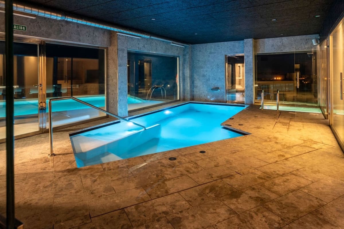 3 soveværelse Byhus til salg i Torrox-Costa med swimmingpool garage - € 575.000 (Ref: 8788226)