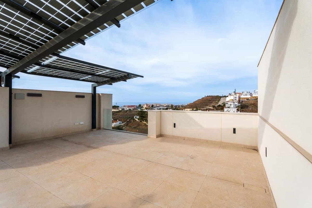 3 soveværelse Byhus til salg i Torrox-Costa med swimmingpool garage - € 575.000 (Ref: 8788226)
