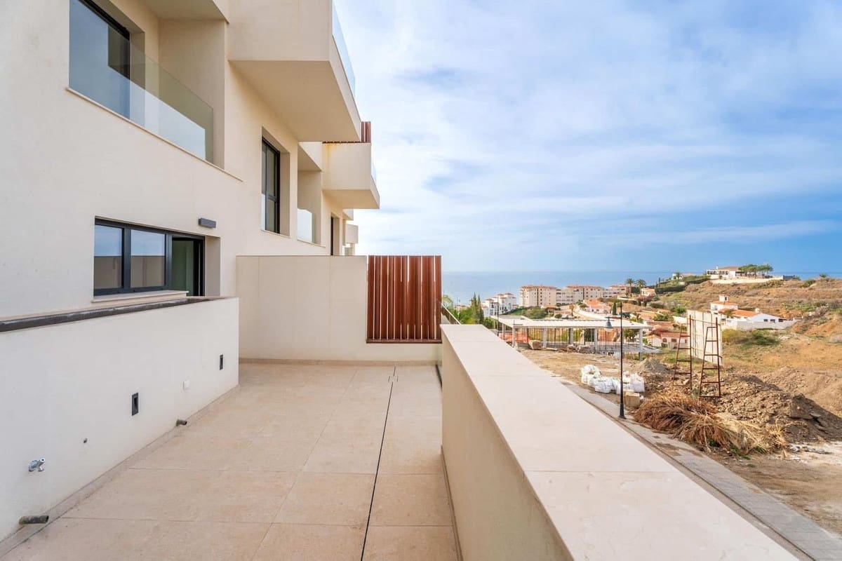3 soveværelse Byhus til salg i Torrox-Costa med swimmingpool garage - € 550.000 (Ref: 8788226)