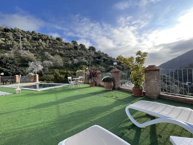 3 bedroom Villa for sale in Nerja with pool garage - € 650,000 (Ref: 8816506)