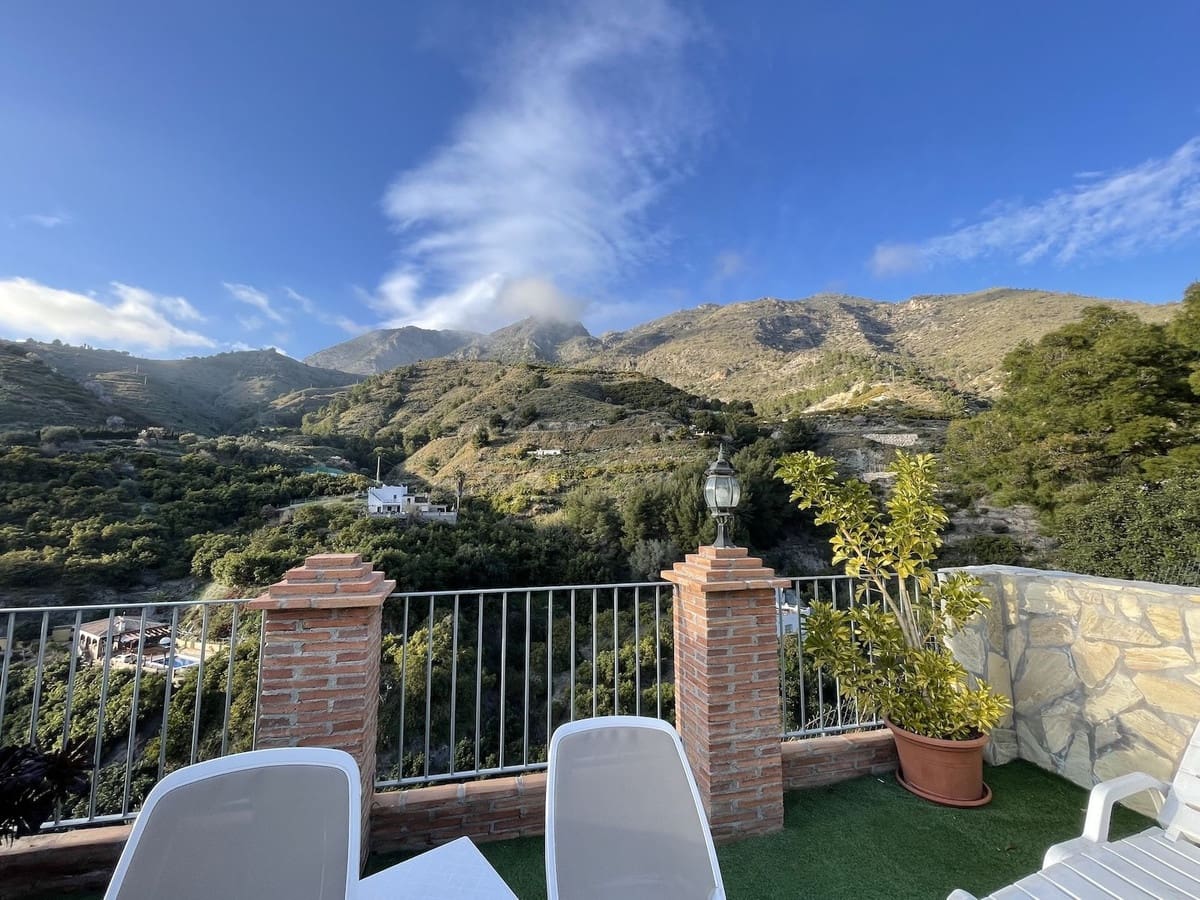 3 slaapkamer Villa te koop in Nerja met zwembad garage - € 650.000 (Ref: 8816506)