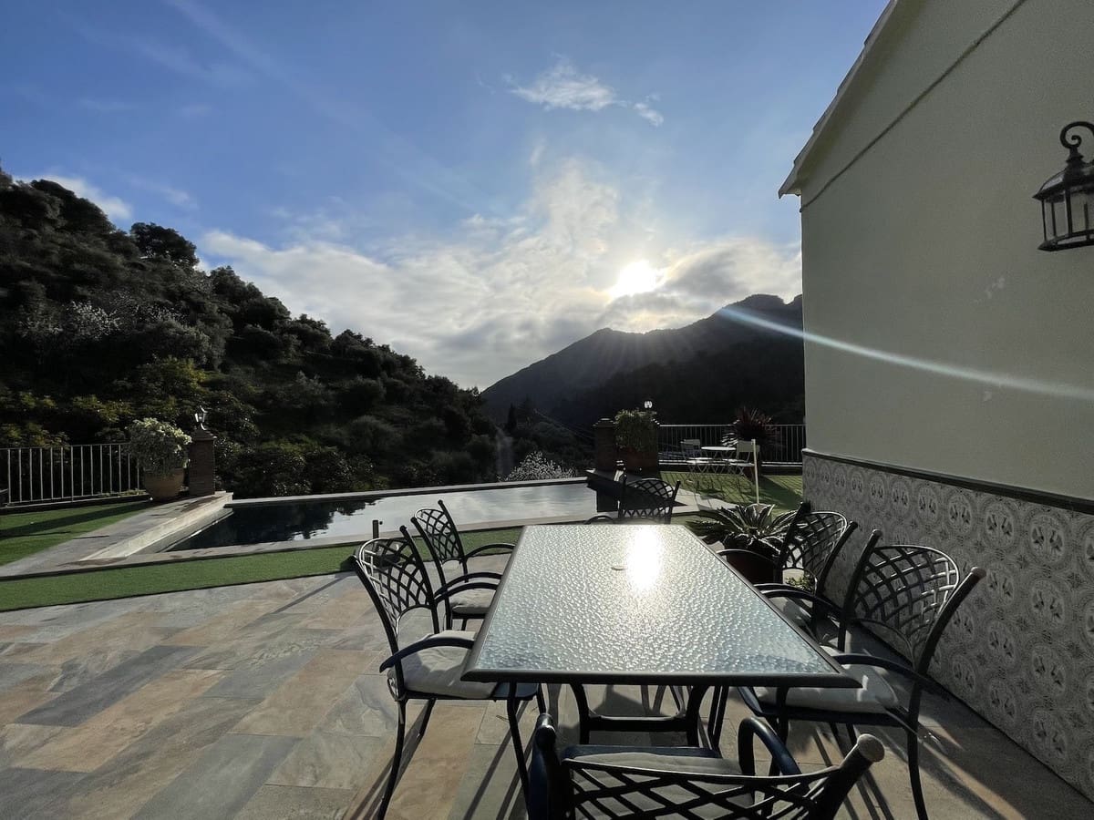 3 sypialnia Willa na sprzedaż w Nerja z basenem garażem - 650 000 € (Ref: 8816506)