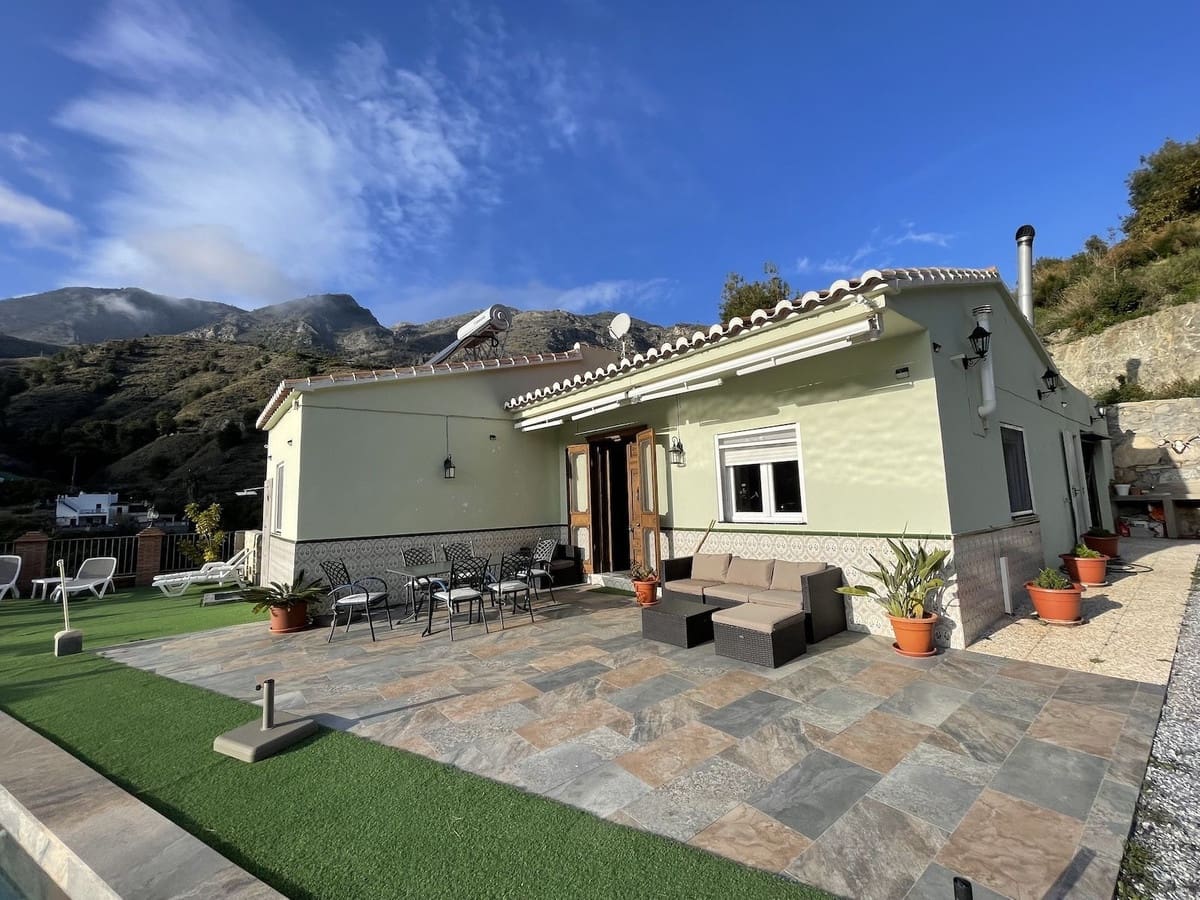 3 sypialnia Willa na sprzedaż w Nerja z basenem garażem - 650 000 € (Ref: 8816506)