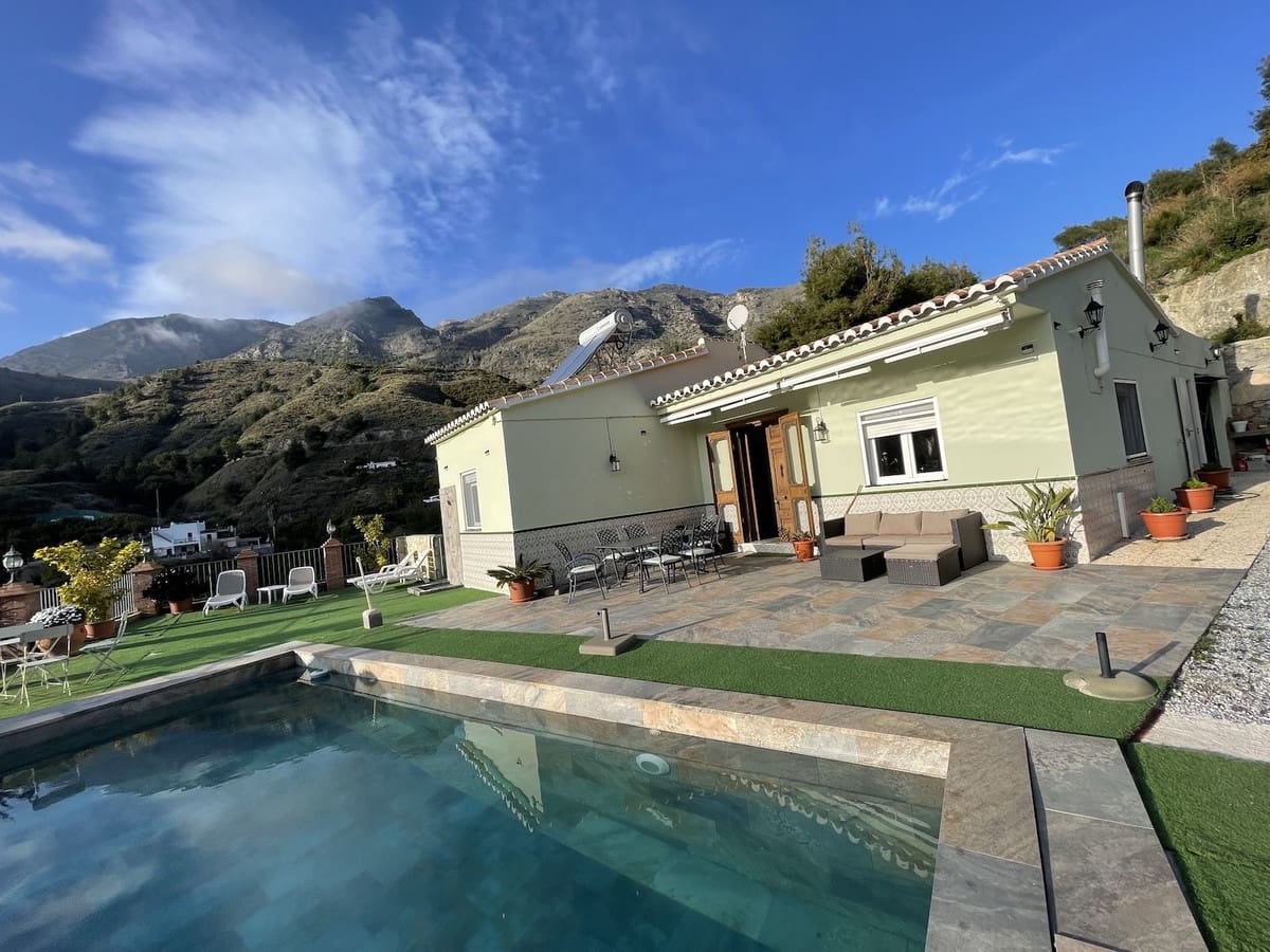 3 sypialnia Willa na sprzedaż w Nerja z basenem garażem - 650 000 € (Ref: 8816506)