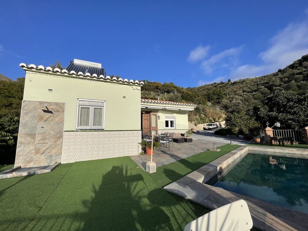 3 sypialnia Willa na sprzedaż w Nerja z basenem garażem - 650 000 € (Ref: 8816506)